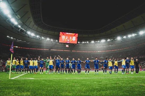 拿下“典型德比” 斯卢茨基直言上海申花赢在……