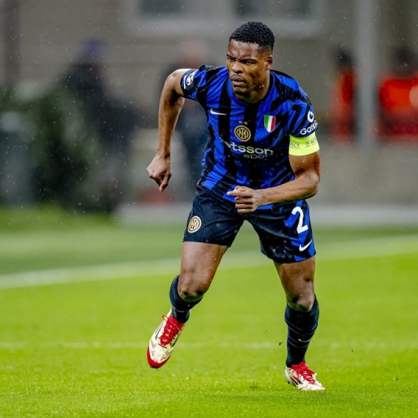 每体：邓弗里斯2500万欧解约金行将落后，巴萨委果不成能完成往来