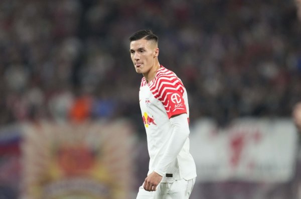 记者：曼联仍未覆没和纽卡竞争塞斯科，莱比锡要价8千万欧