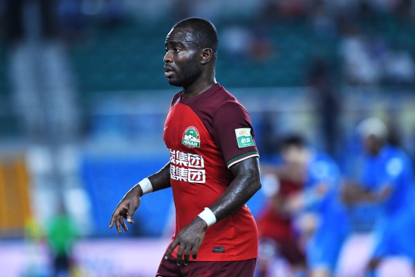 媒体东说念主：河南队点球细则是在禁区里吗？主裁判其实不错我方看下