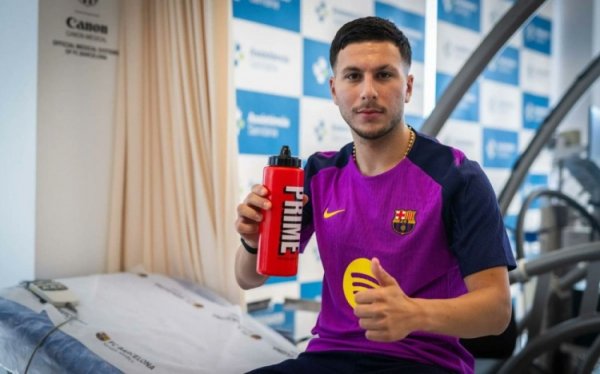 记者：巴萨亚洲行球员名单将跳跃26东谈主，可能包括5名后生队球员