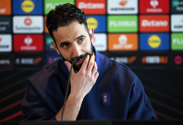 记者：采访过阿莫林后，终于知谈为何葡体球员齐情景为他奋不顾身