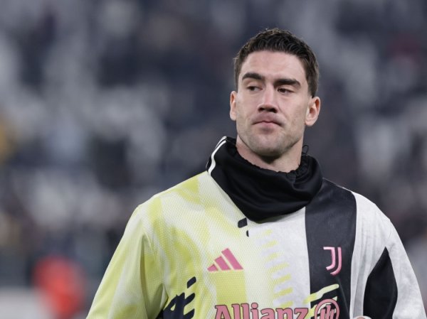 罗马诺：弗拉霍维奇被推选给曼联，但后者暗意他们专注于签塞斯科