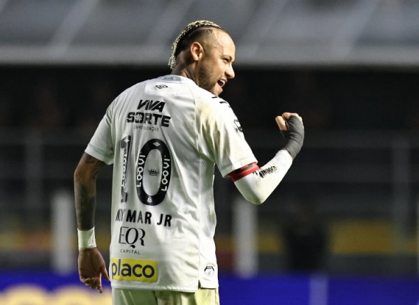 内马尔自2022年以来初度作念到：单场打进2球&相接5场打满全场