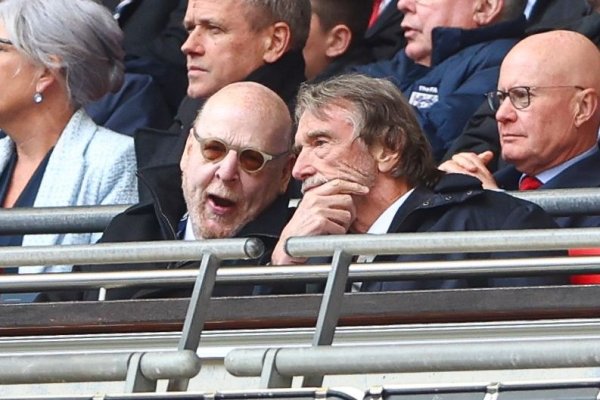 记者：曼联球迷团体权谋在英超首轮拉横幅抗议拉爵和格雷泽家眷