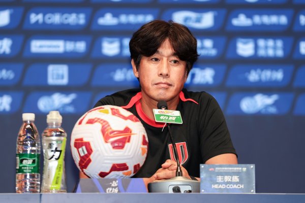 徐正源：8月三线作战打7场比赛十分笨重 在符合时辰会琢磨交替