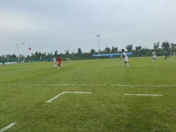 青少年男足初中年齿段U15组总决赛，上海海港3:1石嘴山实践恒星