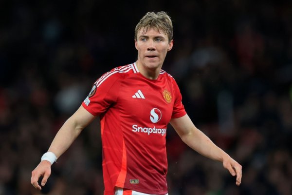 米体：米兰准备400万欧租赁+4000万买断求购霍伊伦，同期承担薪资