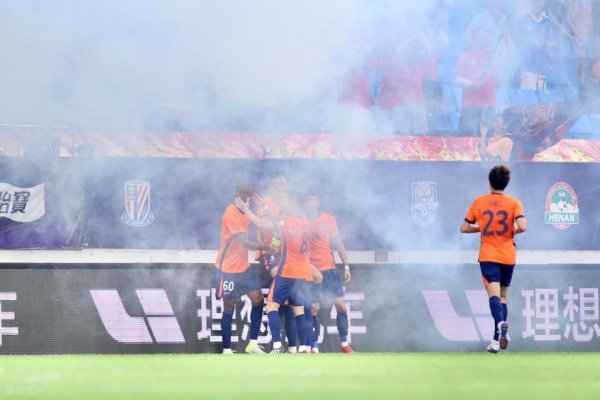 海牛爆冷5-1十东谈主玉昆！逃离左迁区 新外助2射1传 奥斯卡蹬踏染红