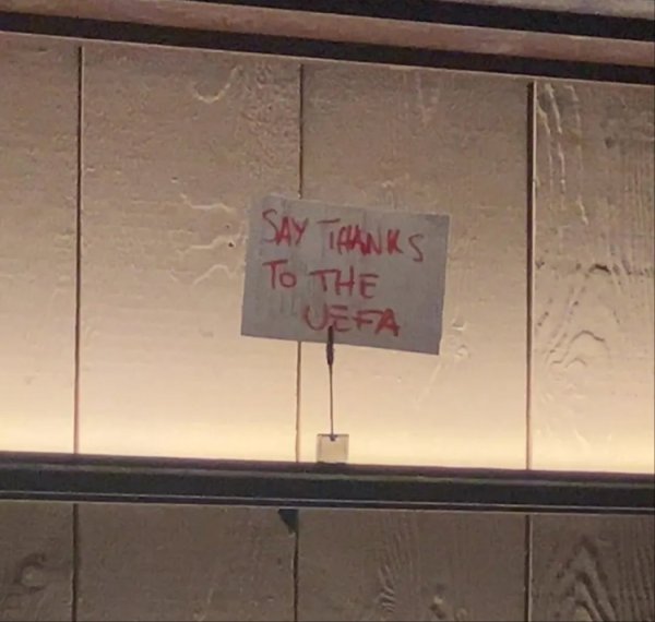 太阳报：欧洲超等杯前夜，乌迪内斯酒吧退却出售除啤酒外任何酒类