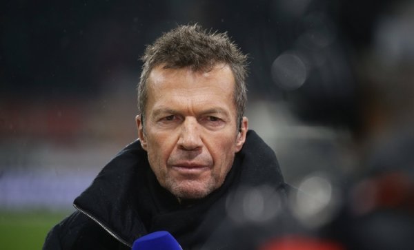 马特乌斯：滕哈赫必须经受品评，他莫得争取留住药厂中枢扎卡