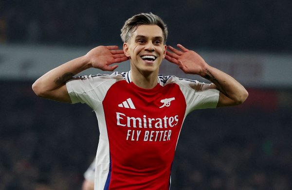 英媒：国米已与阿森纳就特罗萨德进行搏斗，球员不稳定于仅任替补