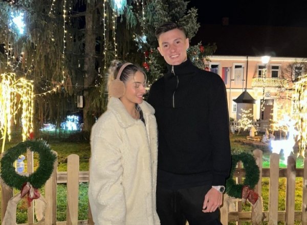 姐弟恋！太阳报先容舍什科女友：进出5岁 她哥干涉爱情岛一炮走红