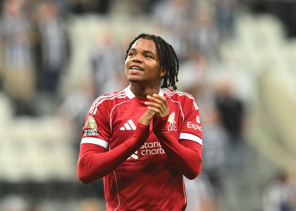 月薪1200镑！TA：恩古莫哈17岁智力签办事契约 新东说念主上限年薪5.2万