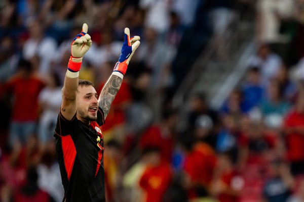 罗马诺：黄潜和巴黎已签署特纳斯转会的通盘文献，用度250万欧元