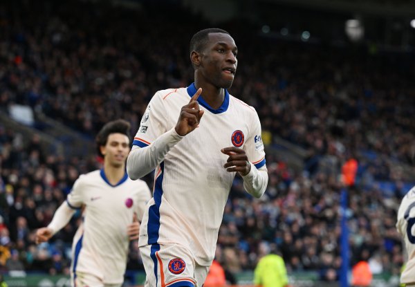 记者：拜仁租赁杰克逊的探究参预终末阶段，他们还挑升边锋乔治