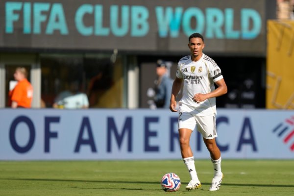 图赫尔：我和阿诺德通过电话，讲明了这次未征召他的原因