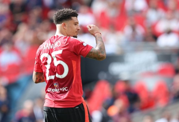 卖不掉！镜报：25岁桑乔可能在关窗后继续留在曼联