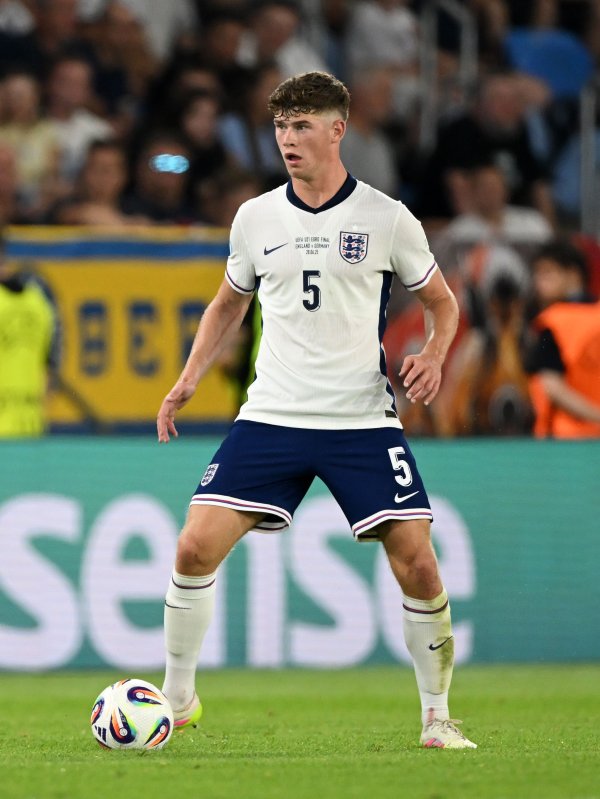 天外：西汉姆批准阿格德离队 前者有利签下图卢兹后卫克雷斯韦尔