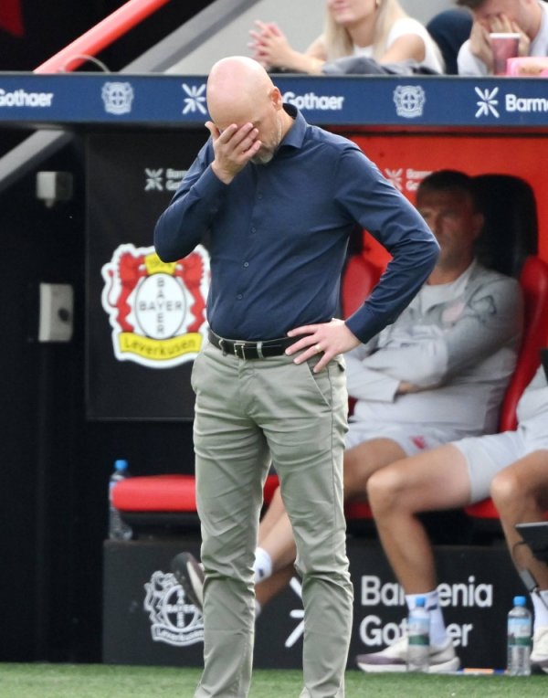 奈何评价？药厂夏窗16东说念主离队&签14东说念主，聘任滕哈赫带队2轮就撤职