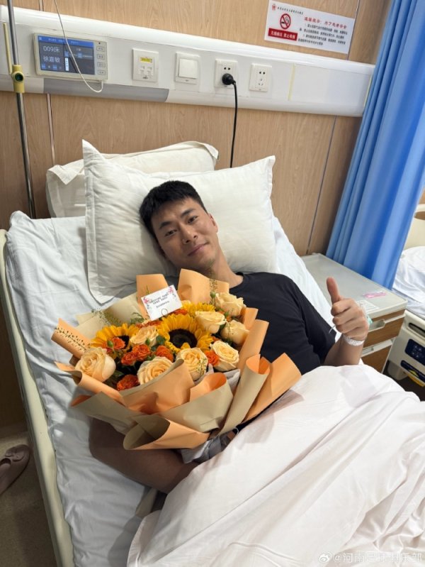 徐嘉敏右膝前交叉韧带扯破和右膝半月板毁伤，缺席本赛季剩余时分