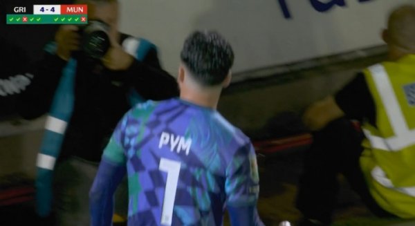 烦扰！曼联点球第5罚，库尼亚主罚被扑！