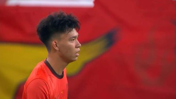 CCTV5+直播，U23国足变阵多进球，弱旅没寰球排行 朱鹏宇头球占优