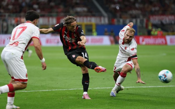 意杯-莱奥普利西奇破门魔笛首秀 米兰2-0巴里