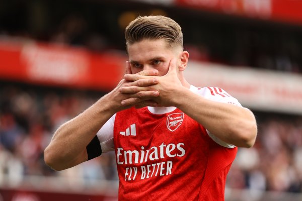 卡拉格谈约克雷斯：他踢球并不赏心好看，热切的比赛会上哈弗茨