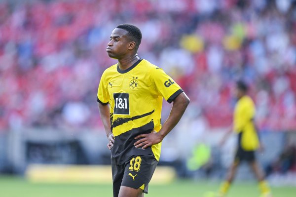 穆科科：堕入年齿作秀风云时曾哭过，大概有天我会拍我方的记载片