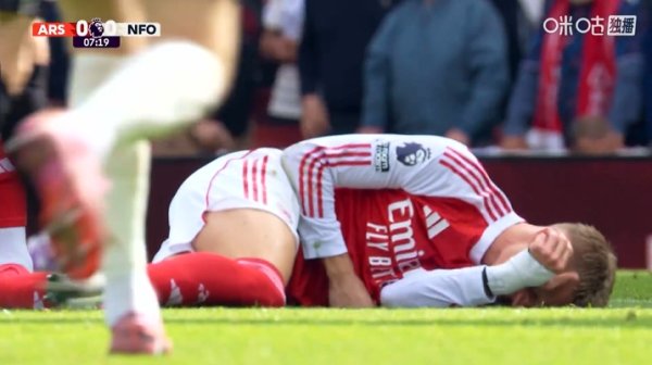 梅里诺小禁区攻门被挡，随后厄德高反抢被铲飞，神采晦气