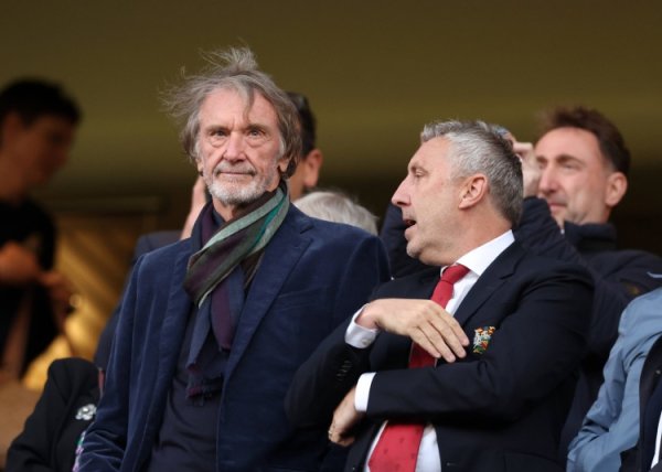 邮报：热刺就补助纠纷反诉英力士，以为对方无权隔绝补助条目赔钱