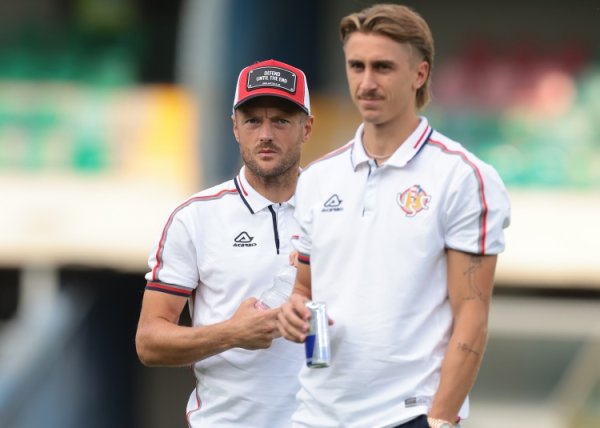 赛前三罐红牛🔥38岁瓦尔迪献技意甲首秀，队友效法其赛前喝红牛