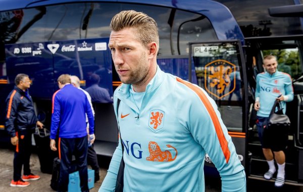 斯特克伦堡：畴前被卢西奥撞进病院后他没来拜访我，但斯内德来了