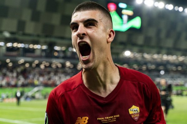 G-曼奇尼：队里有许多首领是很棒的事 每次德比前都嗅觉胃里发紧