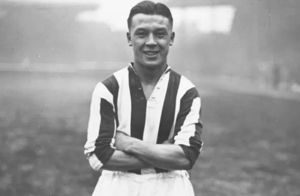 收复荣誉！英足总官方：追授华侨球员弗兰克-仕为英格兰队成员