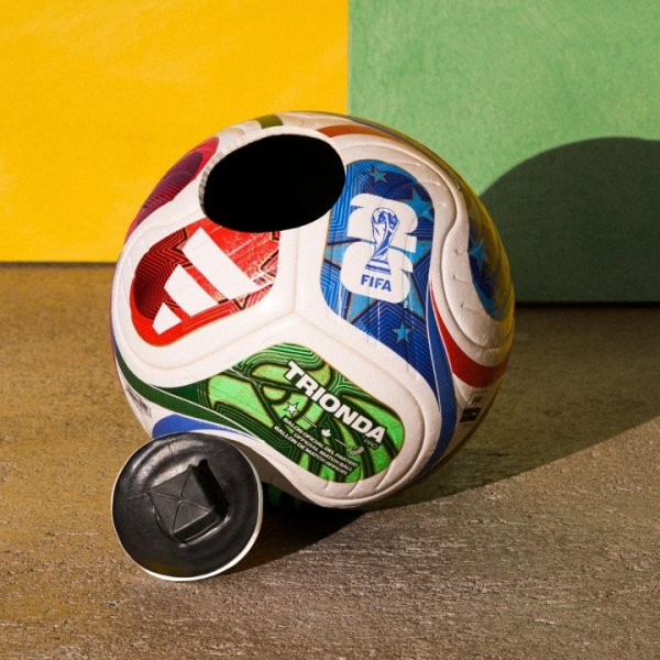 新黑科技！2026宇宙杯用球经受全新芯片本事，更快识别越位和手球