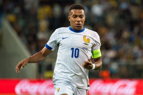 德尚：姆巴佩之前有点小伤但问题不大，咱们会对通盘球员进行评估