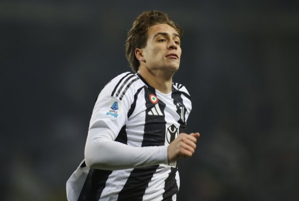 特意挖角👀土媒：利物浦密切关爱伊尔迪兹，派球探考试其弘扬