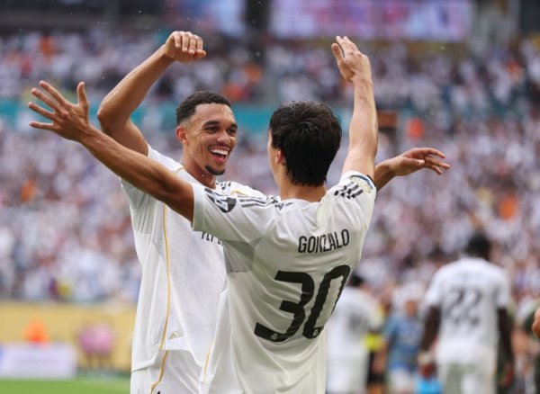 邮报：阿诺德有望下月复出战旧主利物浦，获胜将有助劝服皇马球迷