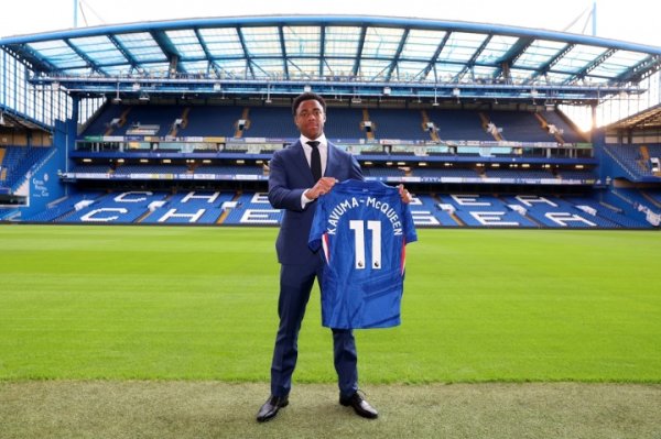 切尔西16岁小将卡武马-麦昆初度入选球队大名单，在替补席待命