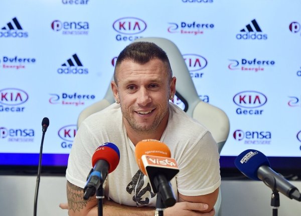 卡萨诺：阿莱格里的球队进一个球后就全线辞谢，他不会让球员变好