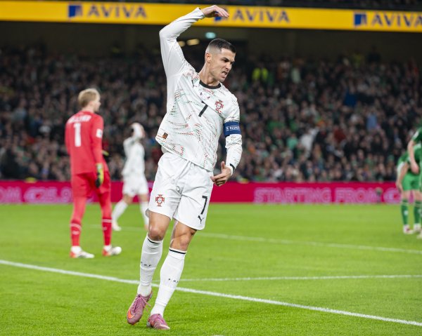 记者：海外足联可能在12月5日驾御公布C罗禁赛贬责