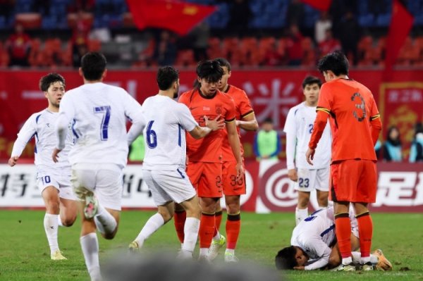 季铭义谈汪士钦染红：年青的代价，舍弃下情谊或者咱们还能夺冠