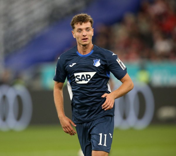 记者：阿斯拉尼解约金2500万到2900万欧，拜仁多稀奇多队成心