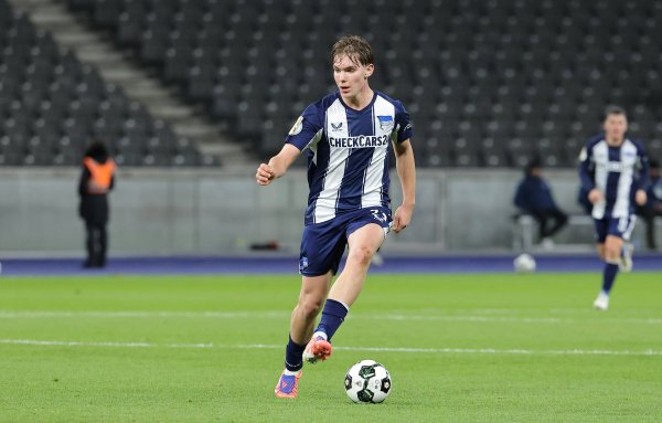 图片报：拜柔顺众欧洲豪强齐念念签16岁艾希霍恩，赫塔念念普及解约金